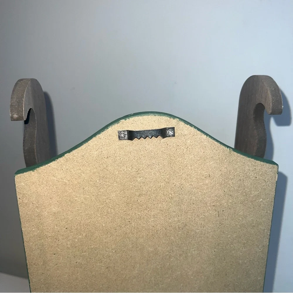 Target Bullseye Green Wooden Sleigh Shelf